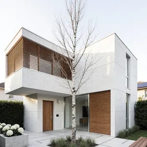 Tree-Top Retreat: Modern Marvel Around Nature