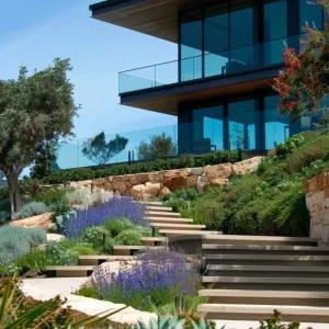 Floating Staircase Entry