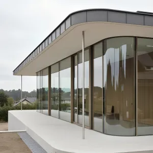 Breeze-Edge Panorama House