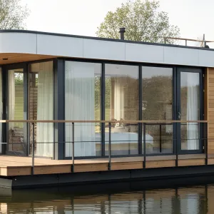 Aqua Abode: Floating Serenity Box