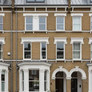 Victorian Charm: Arched Entryways and Bay Windows