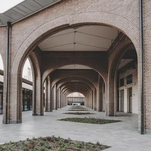 Avenue of Everlasting Arches: The Brick Walkway Wonder