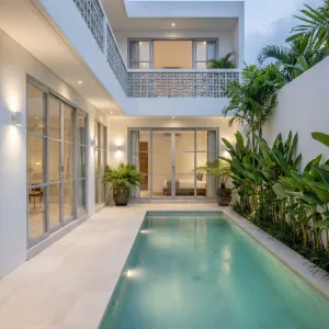 Skyframe Courtyard Plunge Lane Villa