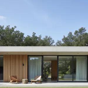 Timber’s Tranquil Hideaway Beneath Concrete Skies