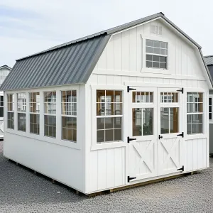 Quaint Quarters: Glassy Meets Classy