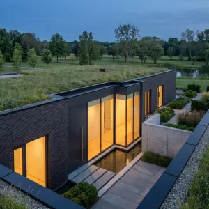 Sunken Meadow Glass Courtyard Residence
