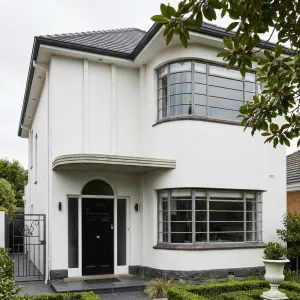 Streamlined White Curved Corner Cottage