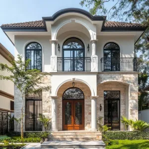 Sunlit Colonial Oasis: A Tropical Escape