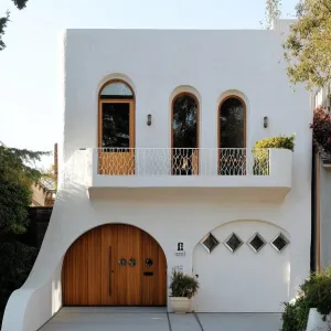 Preview of Modern Casa With a Curvy Flair