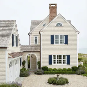 Coastal Cottage With Arched Breezeway