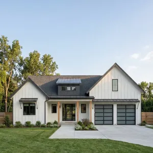 Calm Courtyard Garage Home With Dormer