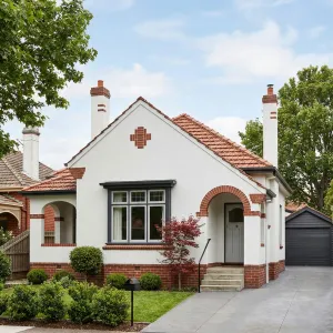 Brick Band Gablefront Deco Cottage