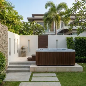 Tropical Courtyard Soak Sanctuary