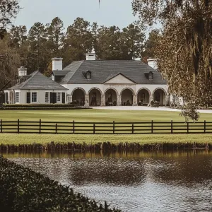 Majestic Manor with Lakeside Views