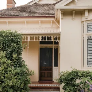Sunny Hideaway with Victorian Whispers