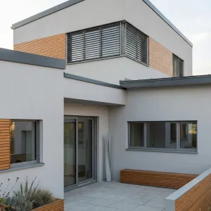 Courtyard Louvered Cube Residence