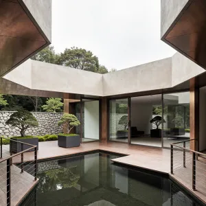 Eco-Chic Oasis: Courtyard Reflections
