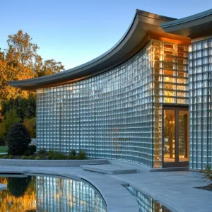 Glass Block Serenity: A Curved Elegance