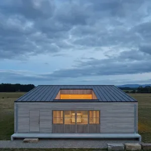 Pasture Courtyard Lantern Cottage