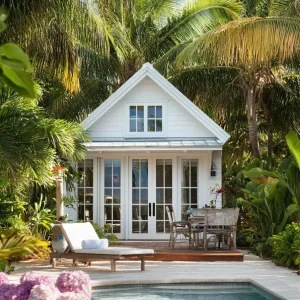 Tiny Paradise by the Palm Trees