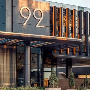 Oval Overhangs and Glowing Lines