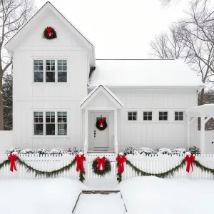 Red-Bow Picket Hideaway
