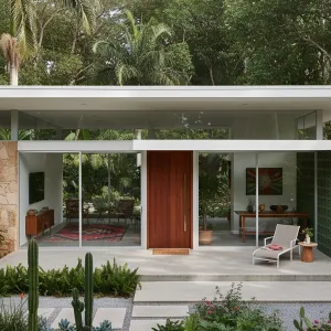 A Mid-Century Palm Paradise