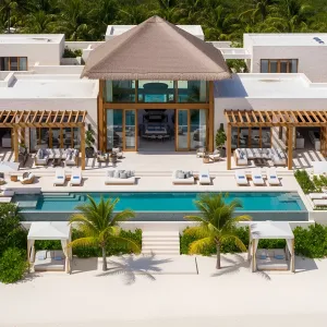 Exclusive Utopia: Mansion on Turquoise Shores
