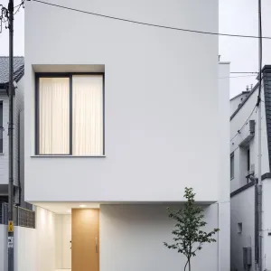 Cube of Calm: Urban Zen Delight