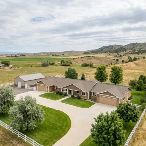 Wide Ranch Homestead With Quiet Pastures