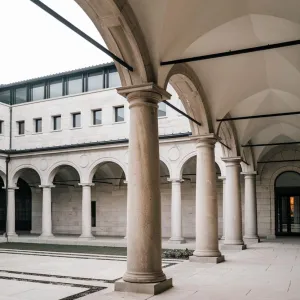 A Banquet of Columns: The Archway Amusement