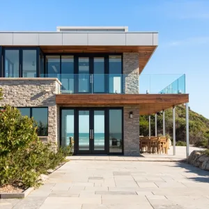 Lavish Beachfront Lookout