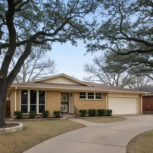 Honey-Brick Gable Ranch