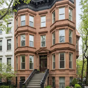 Grand Bay-Front Brownstone Parkside Retreat