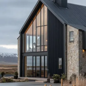 Elevated Elegance: A Modern Barn Fusion