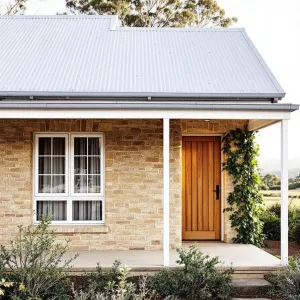 Quaint Brick Hideaway