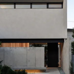 Quiet Urban Courtyard Concrete Hideout