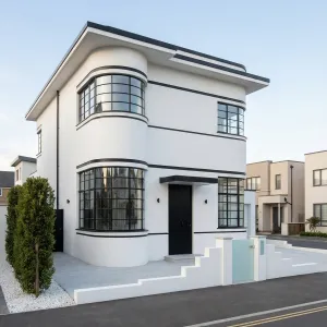 Monochrome Cruise Deck Deco House