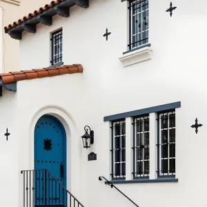 Charming Coastal Casa with a Splash of Blue