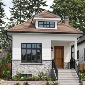 Tiny Treasure with a Splash of Sophistication