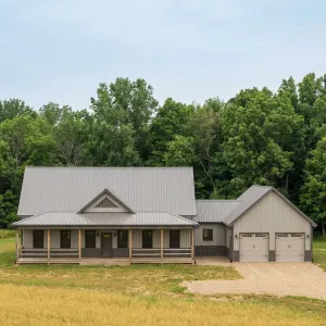 Prairie Eaves Barn Home With Garage