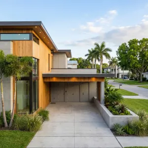 Palmside Cedar Facade With Calm Carport